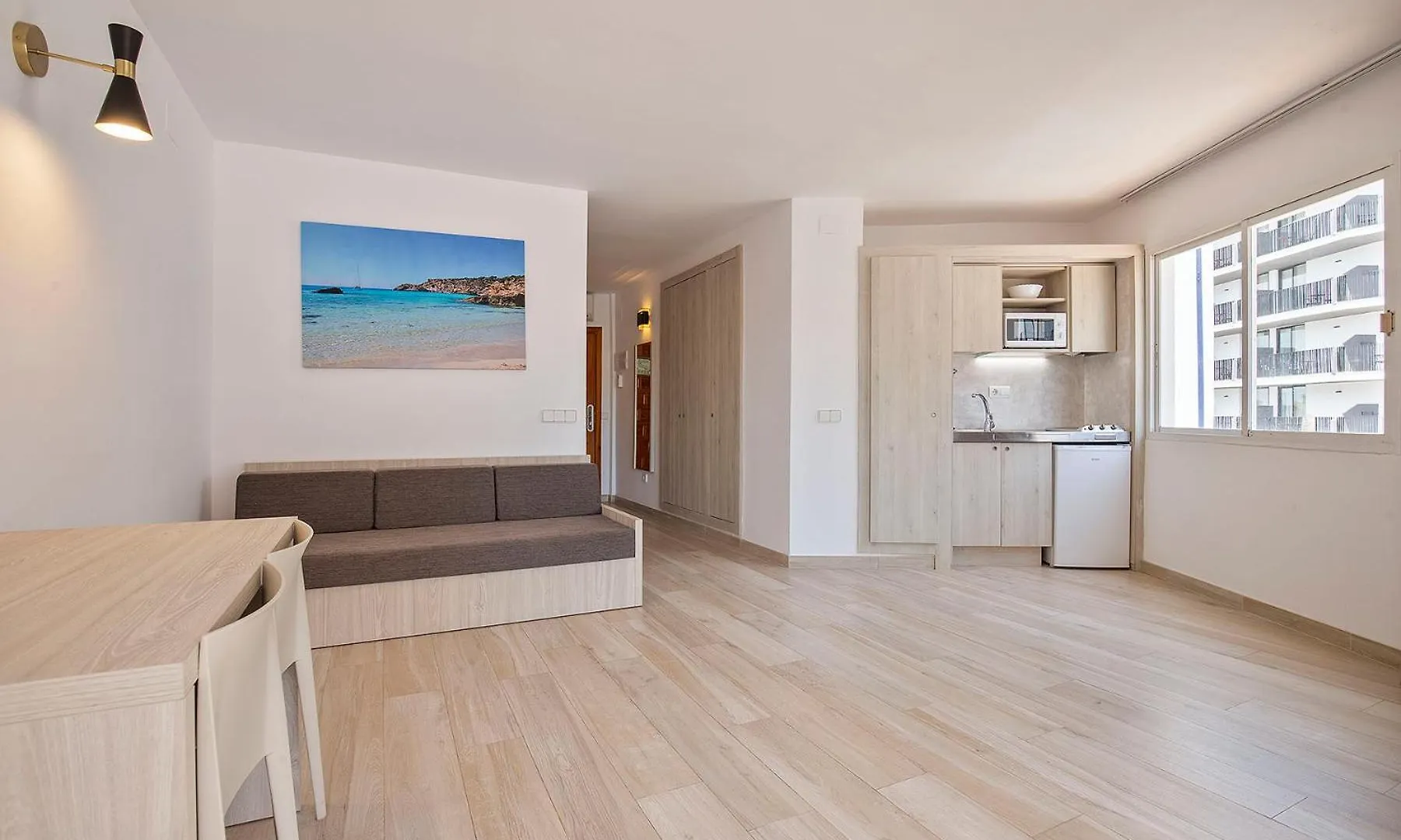 Sunside Ibiza Studios - Only Adults- Formerly Known As Central Park 聖安東尼奧 0*,  西班牙