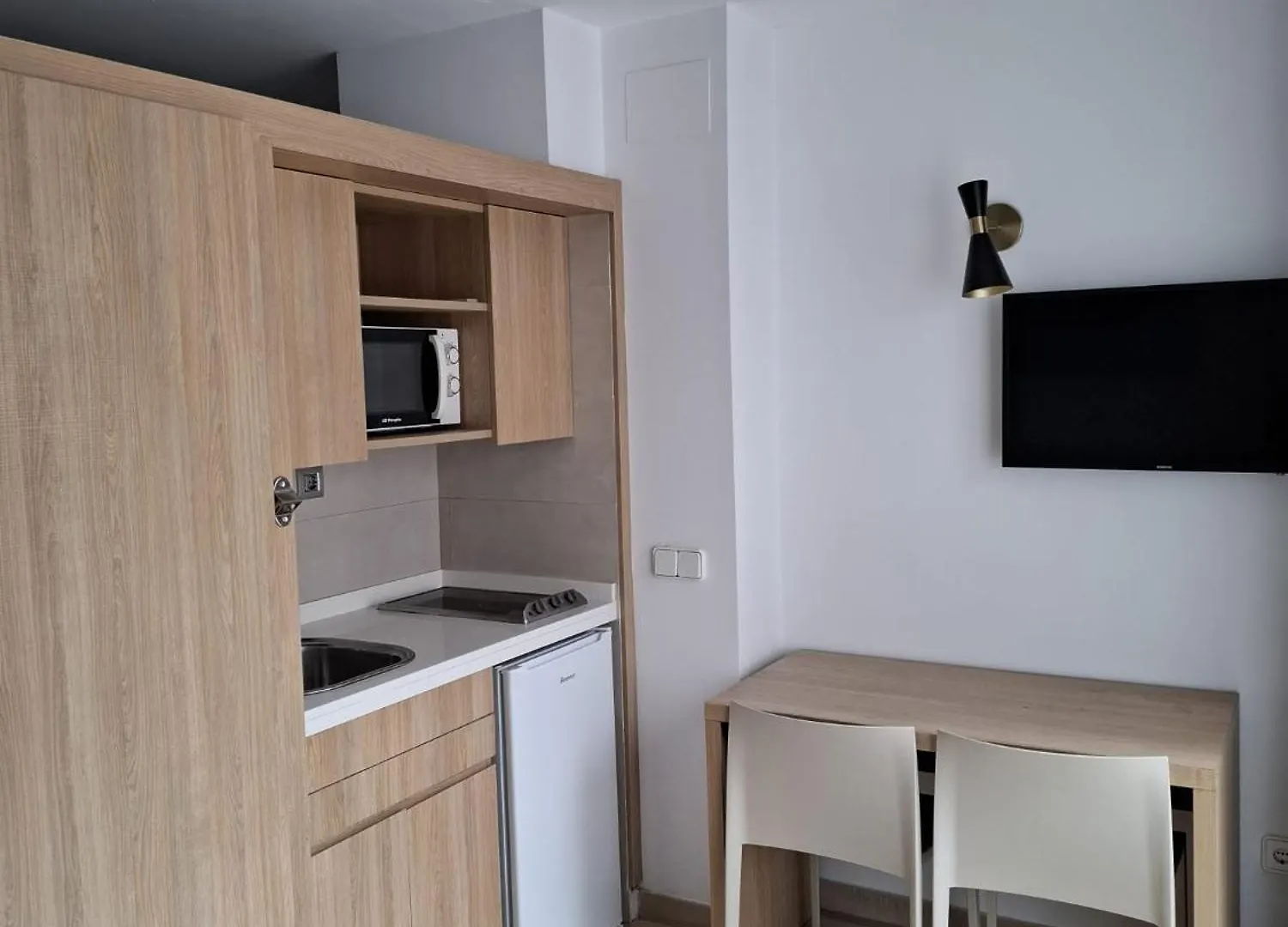 Sunside Ibiza Studios - Only Adults- Formerly Known As Central Park 聖安東尼奧 0*,