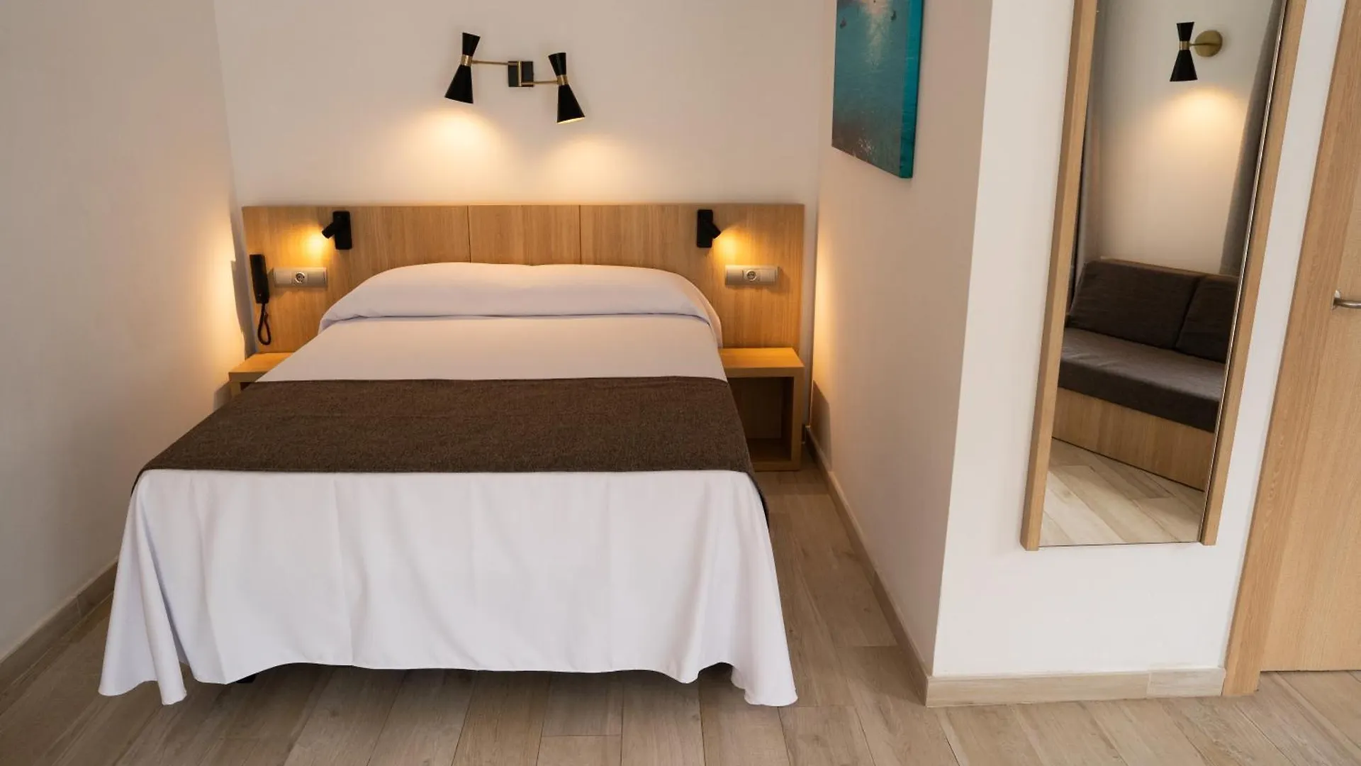 Sunside Ibiza Studios - Only Adults- Formerly Known As Central Park 聖安東尼奧 西班牙