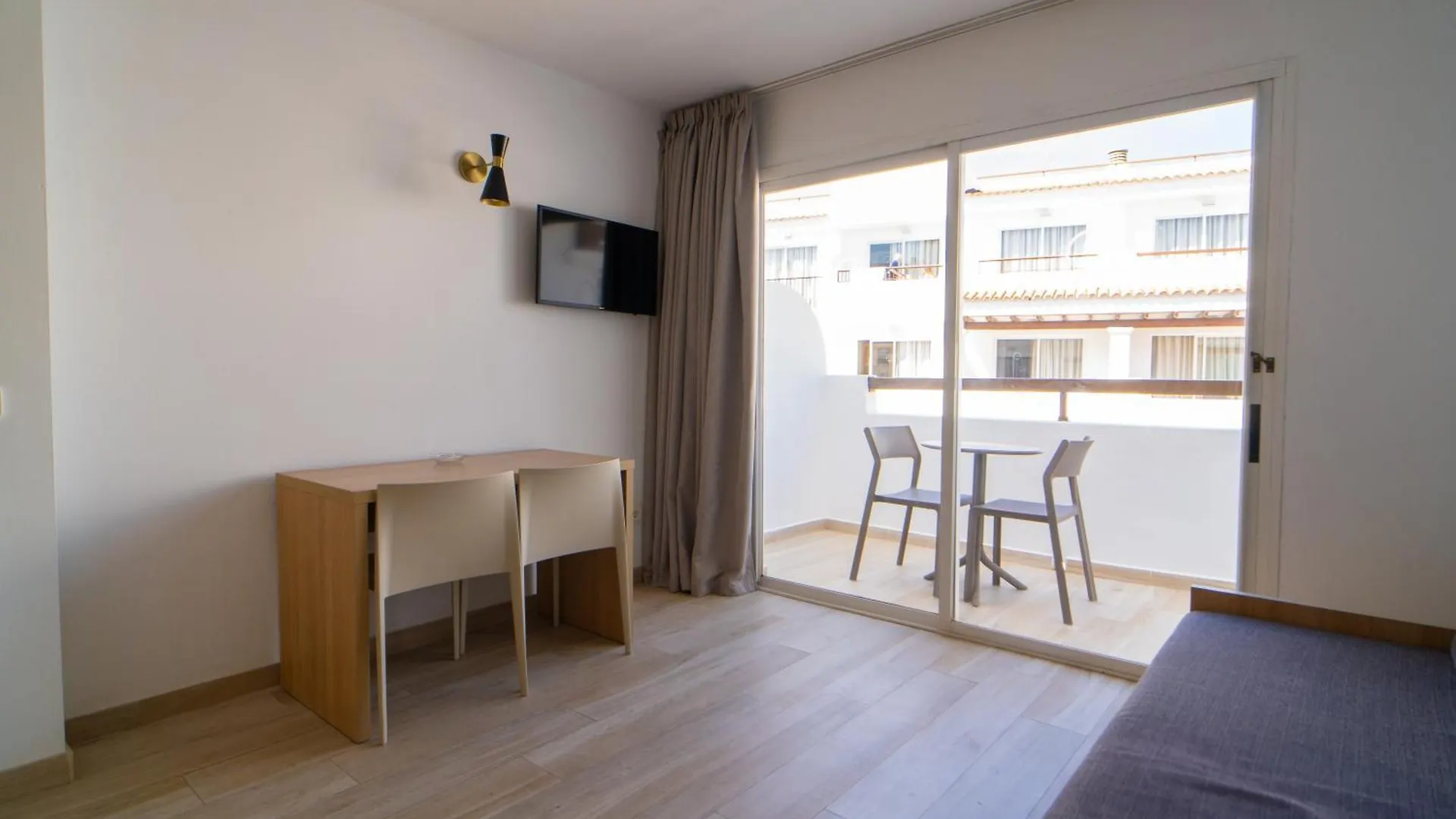 Sunside Ibiza Studios - Only Adults- Formerly Known As Central Park 聖安東尼奧 西班牙