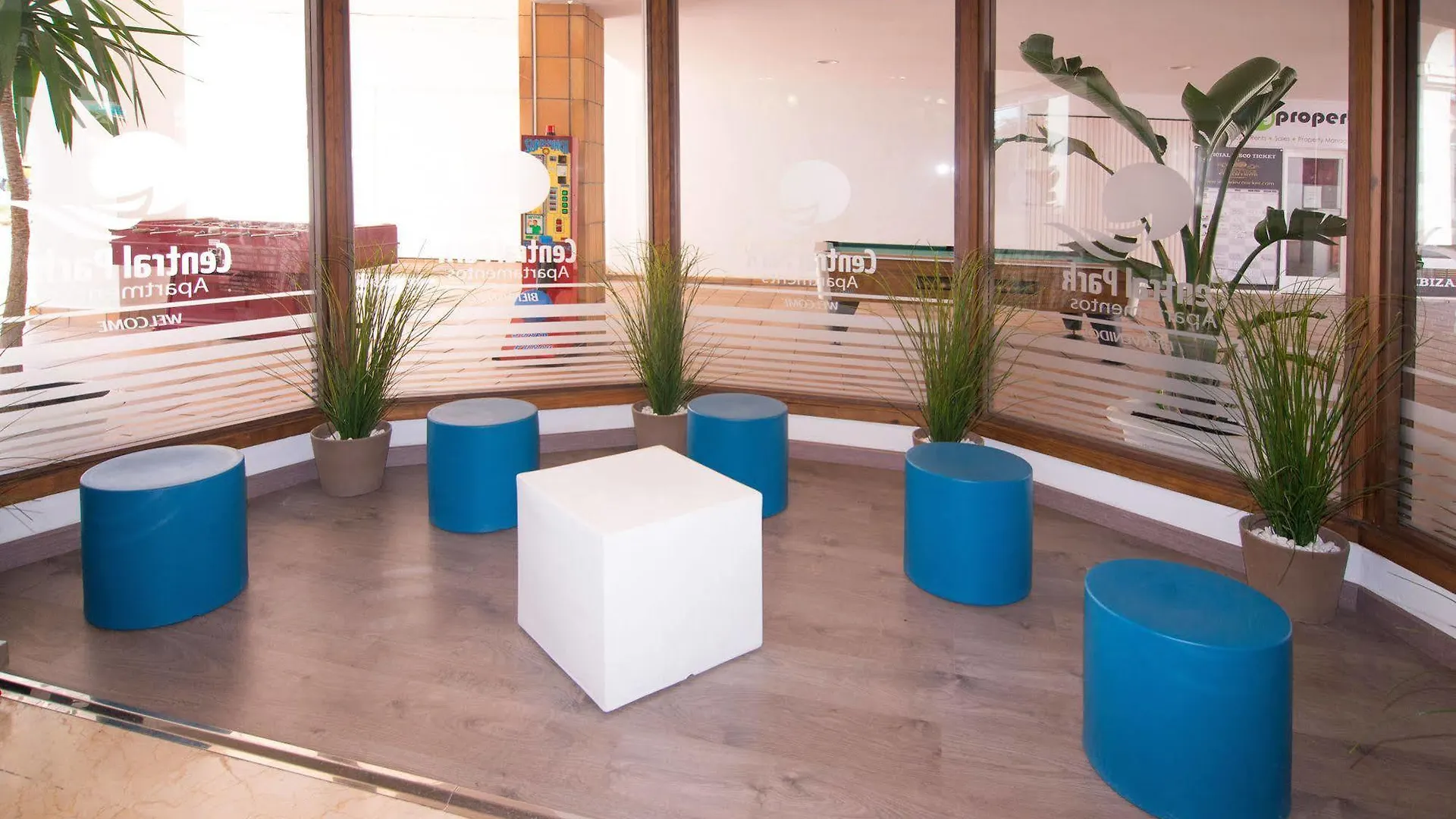 Sunside Ibiza Studios - Only Adults- Formerly Known As Central Park 聖安東尼奧 0*,  西班牙